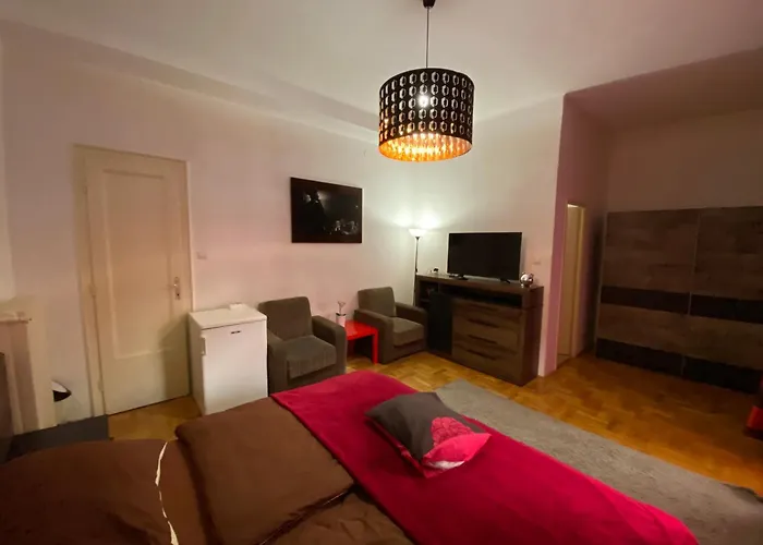 Apartment And Rooms Heart Of The City